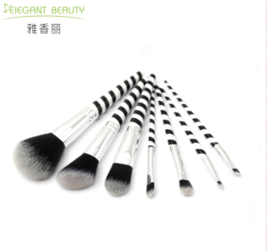 化妝的時候需要哪些工具？