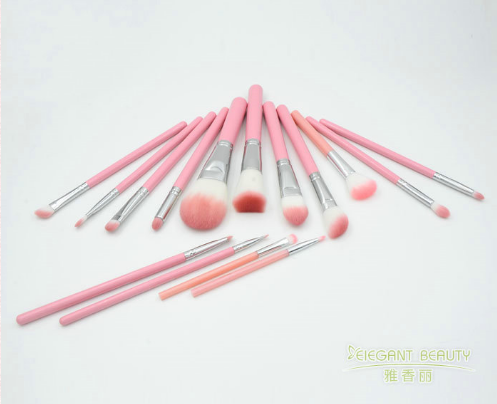 沒有水怎么清洗化妝刷？