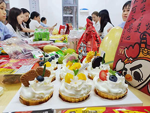 雅香麗化妝用品（深圳）有限公司，八月九月生日會(huì)福利！借此慰勞每一位員工對(duì)工作的辛勤勞作以及用心盡責(zé)!