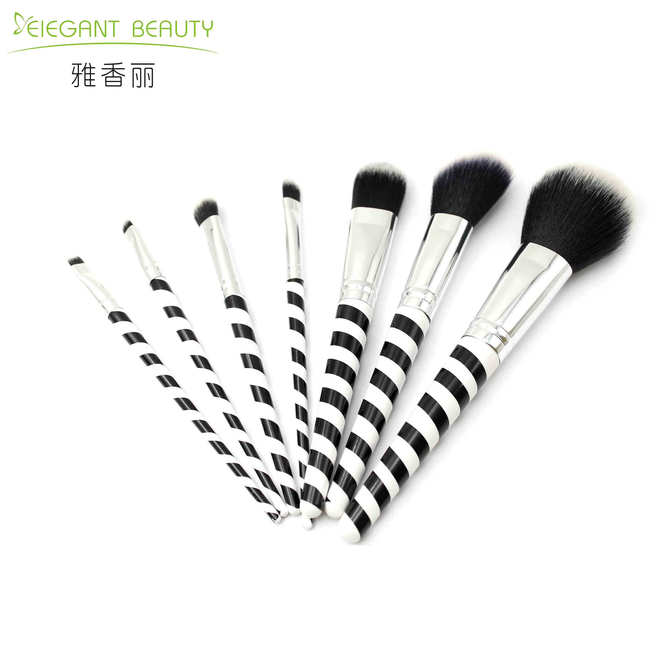 清理化妝刷上彩妝殘留的正確方法，你知道嗎？